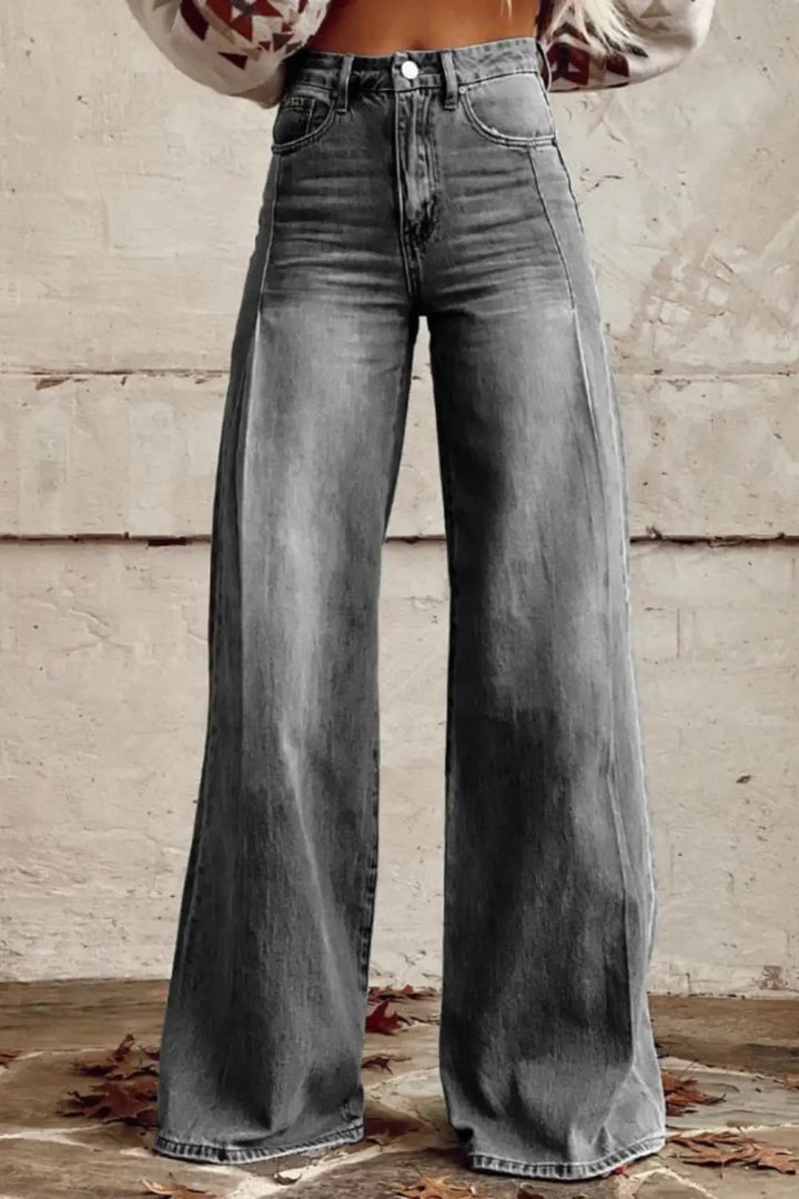 Freya | Classic High - Waist Light Wash Flared pants - Benjamin New York