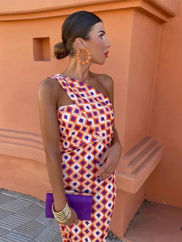 Amber | Geometric One - Shoulder Fitted Dress - Benjamin New York