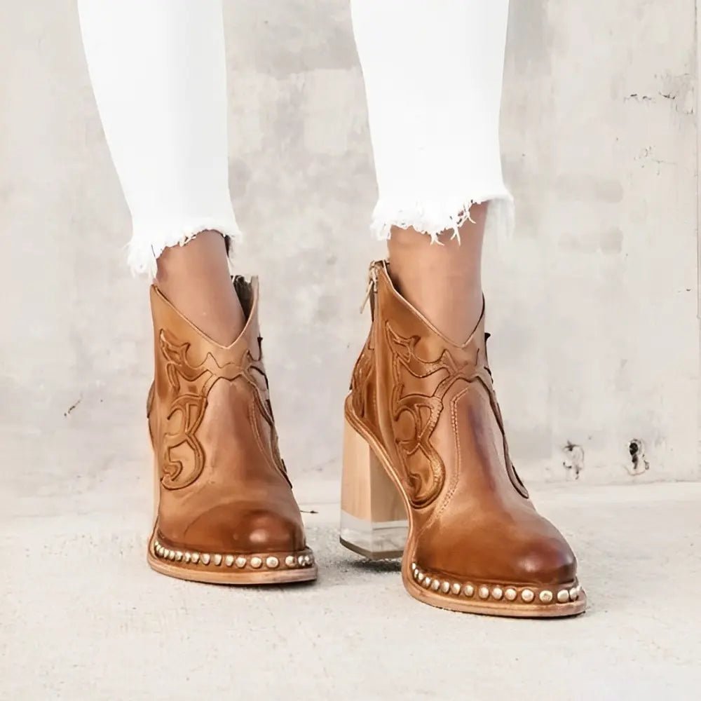 Chloe™| Carmen Vintage Pumps - Benjamin New York