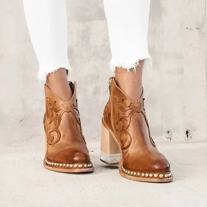 Chloe™| Carmen Vintage Pumps - Benjamin New York