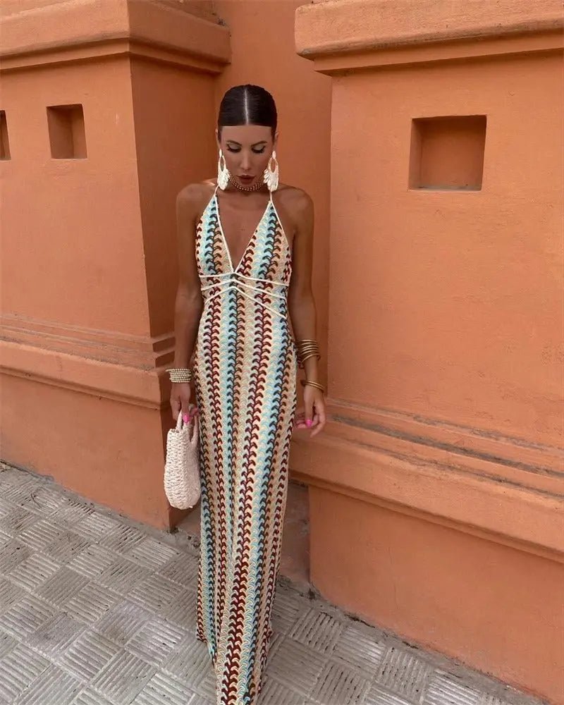 Sienna | Retro Halter - Neck Fitted Maxi Dress - Benjamin New York
