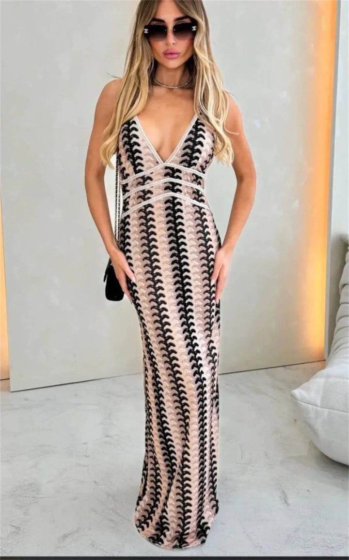 Sienna | Retro Halter - Neck Fitted Maxi Dress - Benjamin New York
